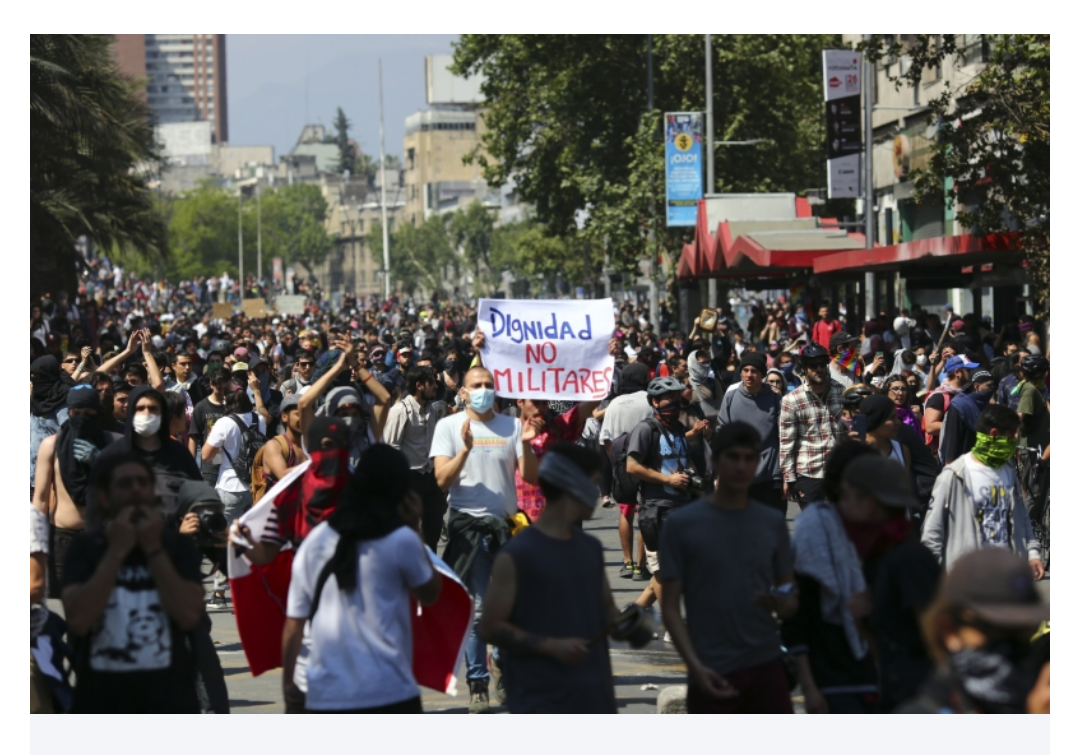 Modelo econômico que Paulo Guedes quer impor ao Brasil está destruindo o Chile e gerando protestos violentos: chilenos não querem o neoliberalismo